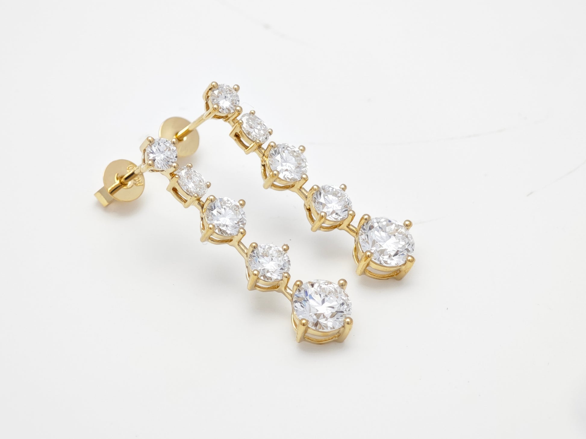 Round Exclamation Diamond Stud Earrings